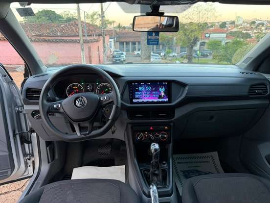 VOLKSWAGEN-T-CROSS-2021