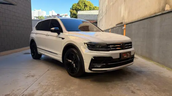 VOLKSWAGEN TIGUAN 2.0 350 TSI GASOLINA ALLSPACE R-LINE 4MOTION DSG VOLKSWAGEN TIGUAN 2.0 350 TSI GASOLINA ALLSPACE R-LINE 4MOTION DSG