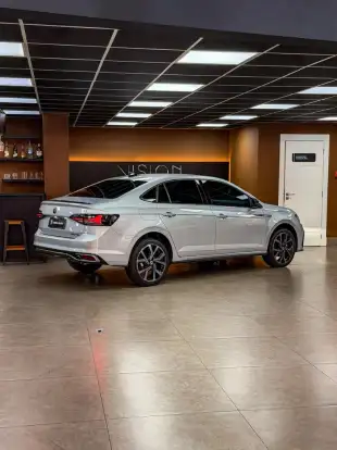 VOLKSWAGEN-VIRTUS-2024