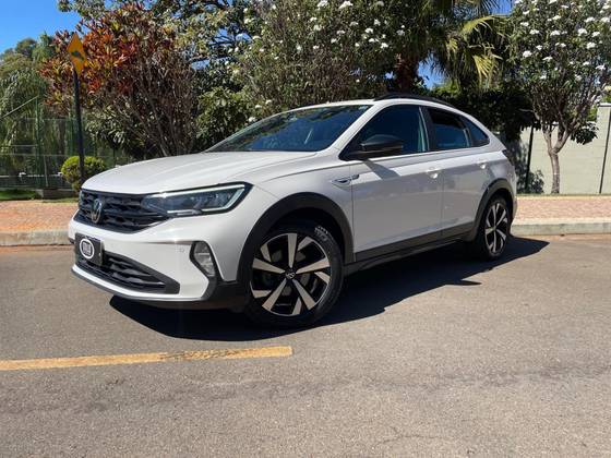 VOLKSWAGEN VIRTUS 1.0 200 TSI HIGHLINE AUTOMÁTICO