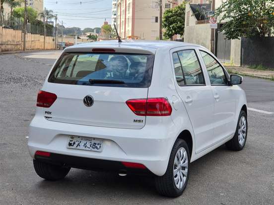 VOLKSWAGEN-FOX-1.6 MSI TRENDLINE 8V FLEX 4P MANUAL VOLKSWAGEN-FOX-2016