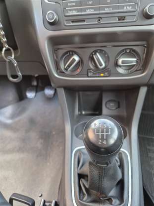 VOLKSWAGEN-FOX-2016