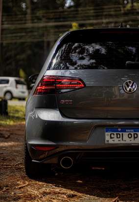VOLKSWAGEN-GOLF-2017