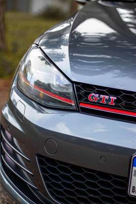 VOLKSWAGEN-GOLF-2017