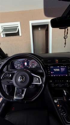 VOLKSWAGEN-GOLF-2017
