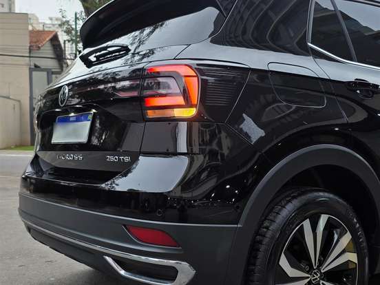 VOLKSWAGEN-T-CROSS-1.4 250 TSI TOTAL FLEX HIGHLINE AUTOMÁTICO VOLKSWAGEN-T-CROSS-2024