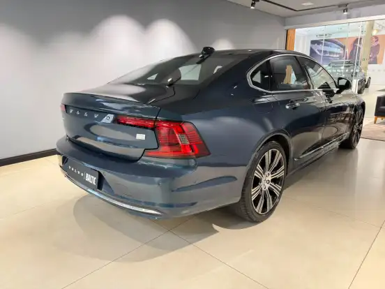 VOLVO-S90-2021