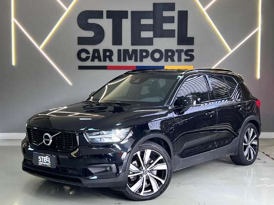 VOLVO-XC40-2021