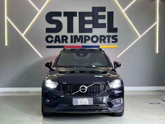 VOLVO-XC40-2021