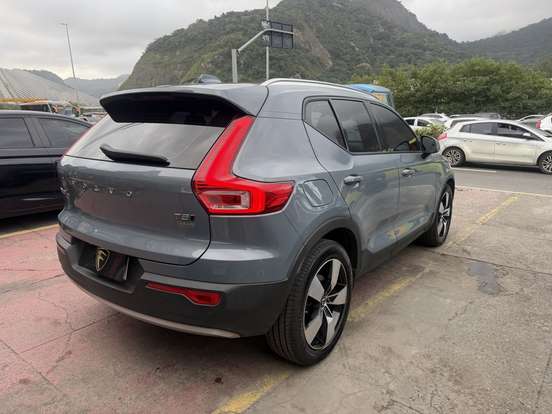 VOLVO-XC40-2.0 T5 GASOLINA MOMENTUM AWD GEARTRONIC VOLVO-XC40-2019