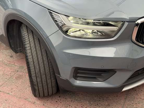 VOLVO-XC40-2.0 T5 GASOLINA MOMENTUM AWD GEARTRONIC VOLVO-XC40-2019
