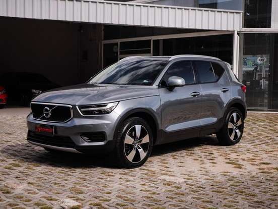 VOLVO-XC40-2018