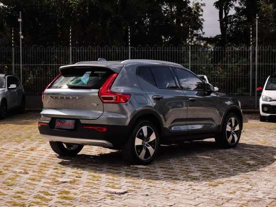 VOLVO-XC40-2.0 T5 GASOLINA MOMENTUM AWD GEARTRONIC VOLVO-XC40-2018