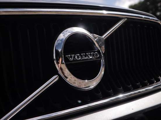VOLVO-XC40-2.0 T5 GASOLINA MOMENTUM AWD GEARTRONIC VOLVO-XC40-2018
