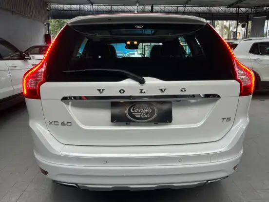 VOLVO-XC60-2016