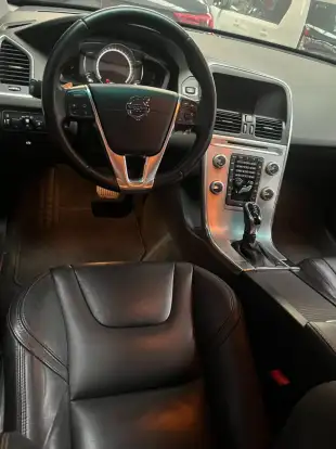 VOLVO-XC60-2.0 T5 MOMENTUM GASOLINA 4P AUTOMÁTICO VOLVO-XC60-2016