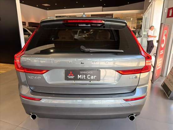 VOLVO-XC60-2.0 T5 GASOLINA MOMENTUM AWD GEARTRONIC VOLVO-XC60-2019