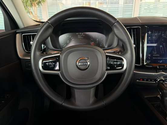 VOLVO-XC60-2019