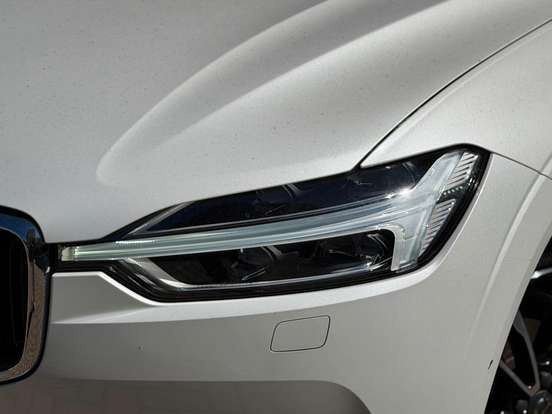 VOLVO-XC60-2020
