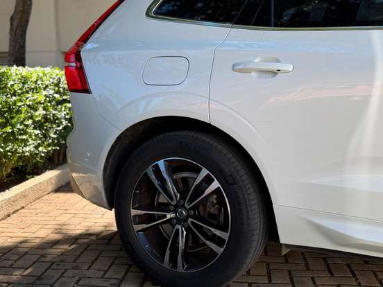 VOLVO-XC60-2.0 T8 HYBRID MOMENTUM AWD GEARTRONIC VOLVO-XC60-2020