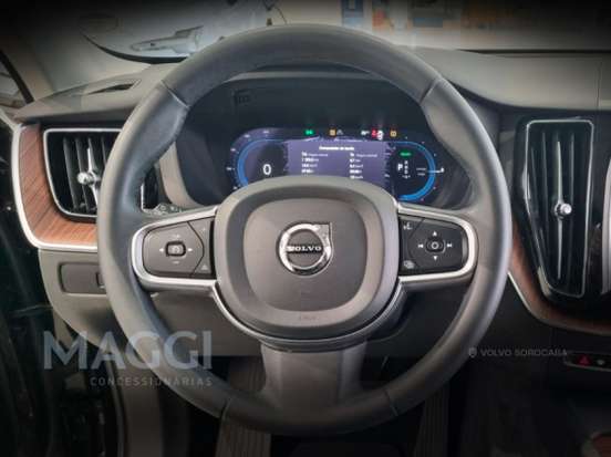 VOLVO-XC60-2024