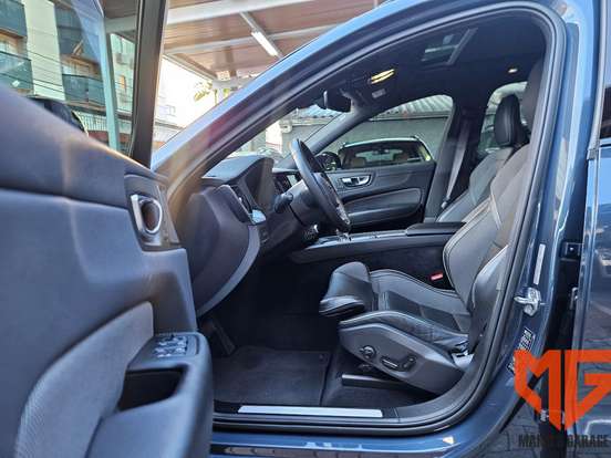 VOLVO-XC60-2022