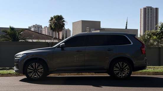 VOLVO-XC90-2019