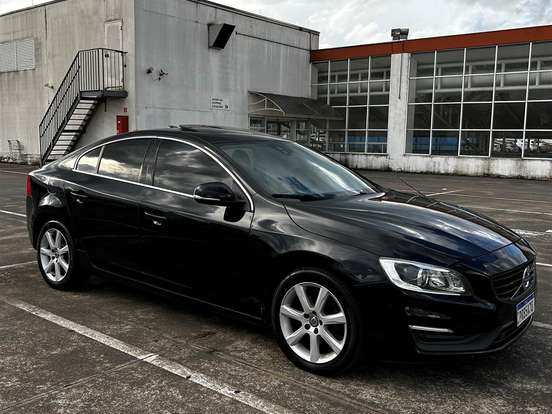 VOLVO-S60-2.0 T4 MOMENTUM GASOLINA 4P AUTOMÁTICO VOLVO-S60-2016