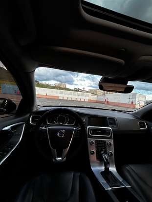 VOLVO-S60-2016