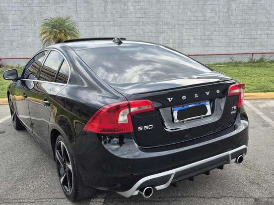 VOLVO-S60-3.0 T6 R-DESIGN AWD GASOLINA 4P AUTOMÁTICO VOLVO-S60-2011