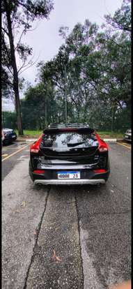 VOLVO-V40-2015
