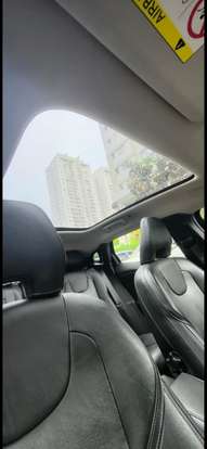 VOLVO-V40-2015