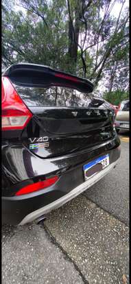 VOLVO-V40-2015