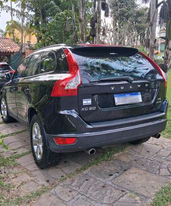 VOLVO-XC60-2010