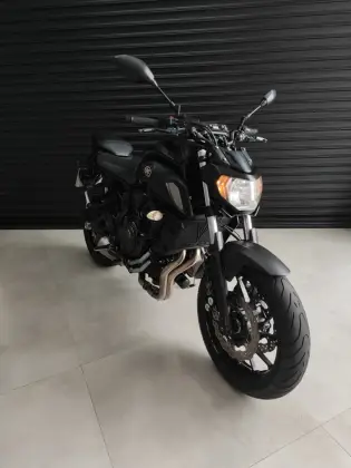 YAMAHA MT-07 ABS YAMAHA MT-07 ABS