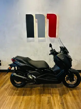 YAMAHA XMAX 300 CONNECTED ABS YAMAHA XMAX 300 CONNECTED ABS