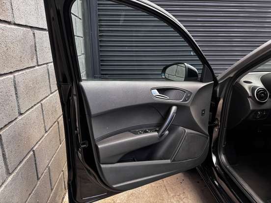 AUDI-A1-2014