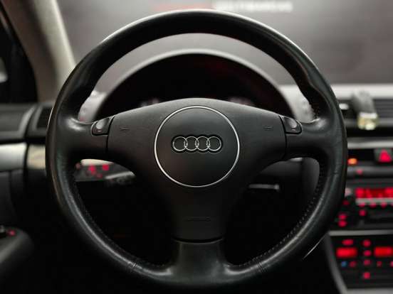 AUDI-A4-1.8 20V TURBO GASOLINA 4P TIPTRONIC AUDI-A4-2004
