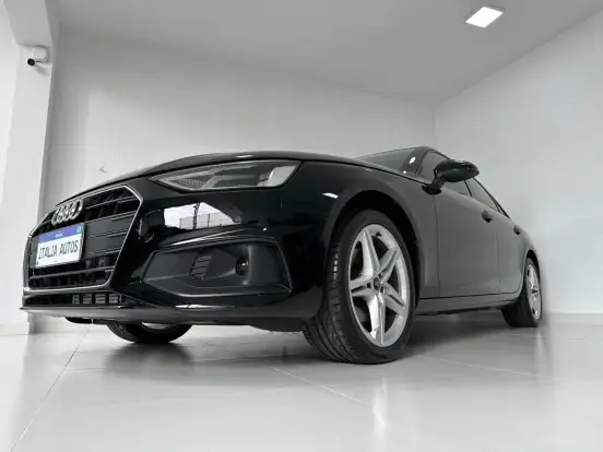AUDI-A4-2021