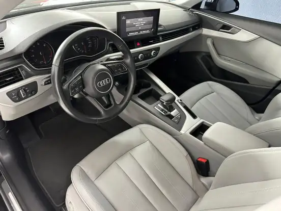 AUDI-A4-2021