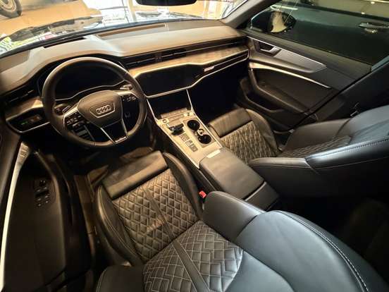 AUDI-A6-2021