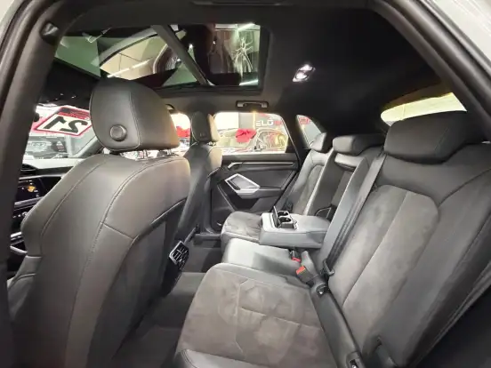 AUDI-Q3-2021