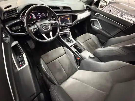 AUDI-Q3-2021