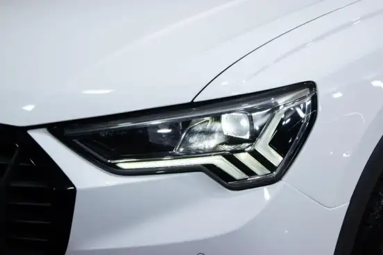 AUDI-Q3-2021