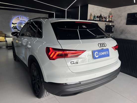 AUDI-Q3-2019