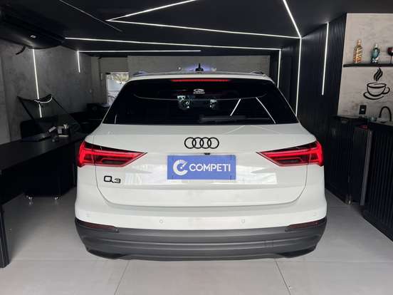 AUDI-Q3-2019