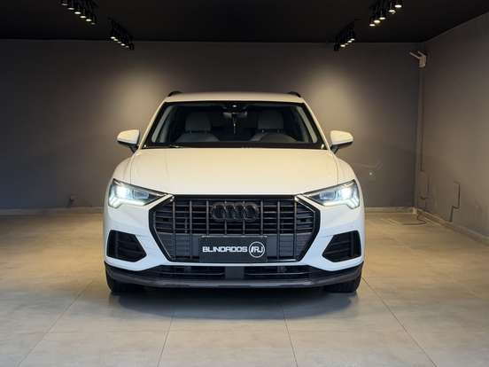 AUDI-Q3-2019