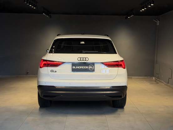 AUDI-Q3-2019