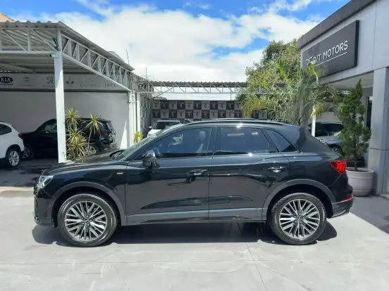 AUDI-Q3-2022