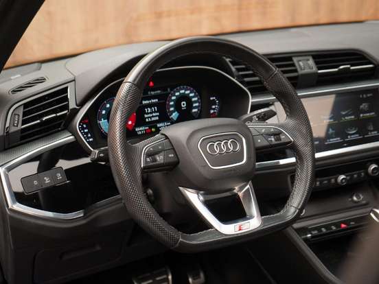 AUDI-Q3-2.0 40 TFSI GASOLINA PERFORMANCE BLACK QUATTRO TIPTRONIC AUDI-Q3-2023